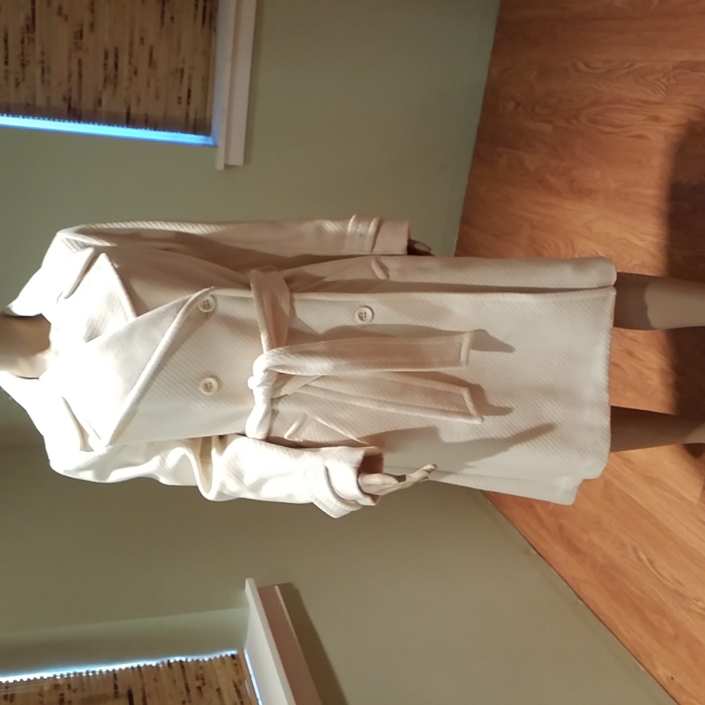 Le Chateau Heavy Cream Colored Wool And Nylon Lined Belted Coat M